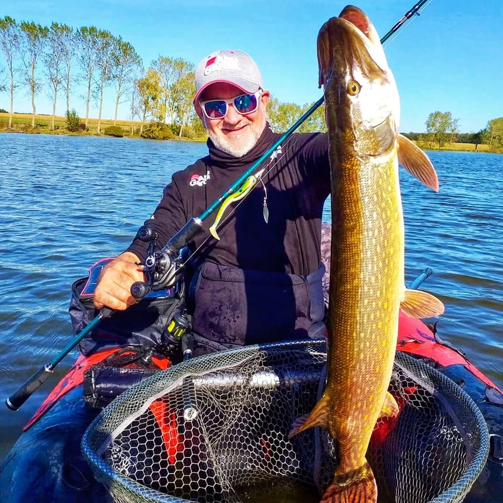 Ensemble Casting Abu Garcia Beast X Pike 842 XXH 50-220g + Revo Beast X LH – Image 4